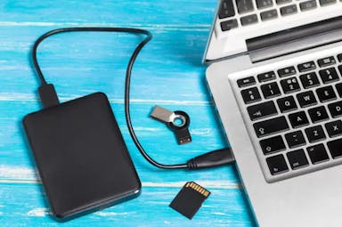 Les testen vår om: Ekstern harddisk Ekstern harddisk Best i test