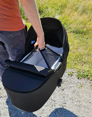 Thule Charm 2-in-1 liggedel med integrerte bærehåndtak